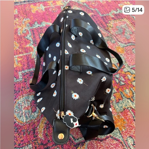 Alice + Olivia | Women’s Black/White Floral Daisy Print Crossbody Duffle Bag, OS - Picture 6 of 14